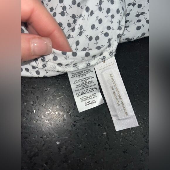 NEW LOFT Floral Flutter V-Neck White Black Pocket Dress sz 8 - Picture 9 of 12